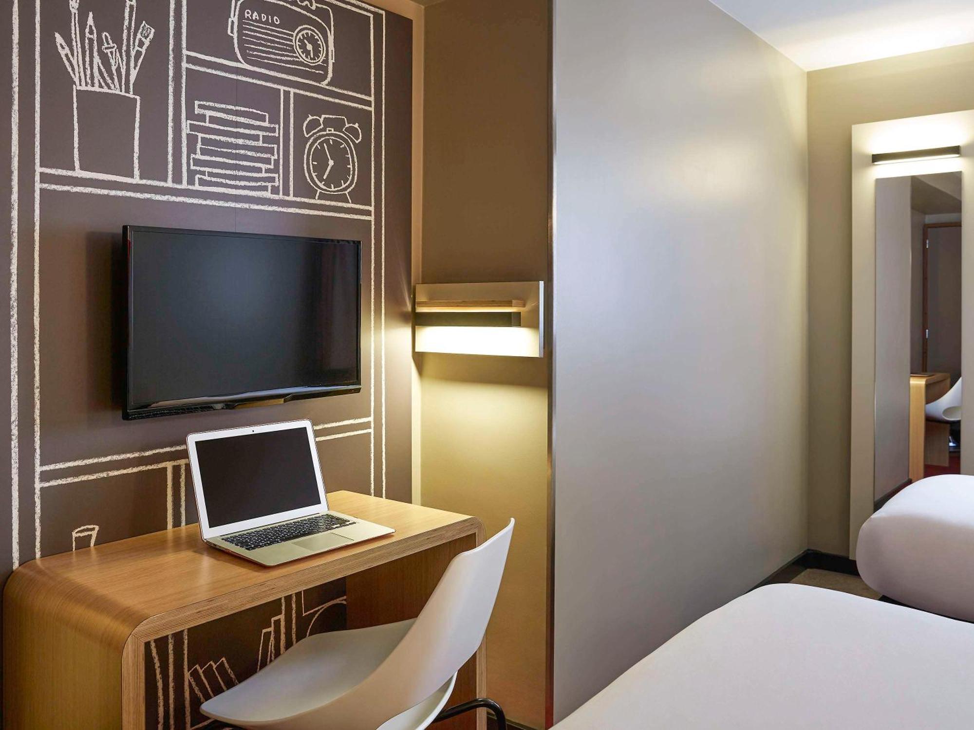 Ibis Paris Canal Saint Martin Экстерьер фото