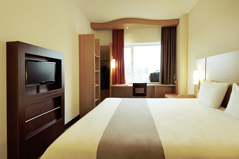 Ibis Paris Canal Saint Martin Экстерьер фото
